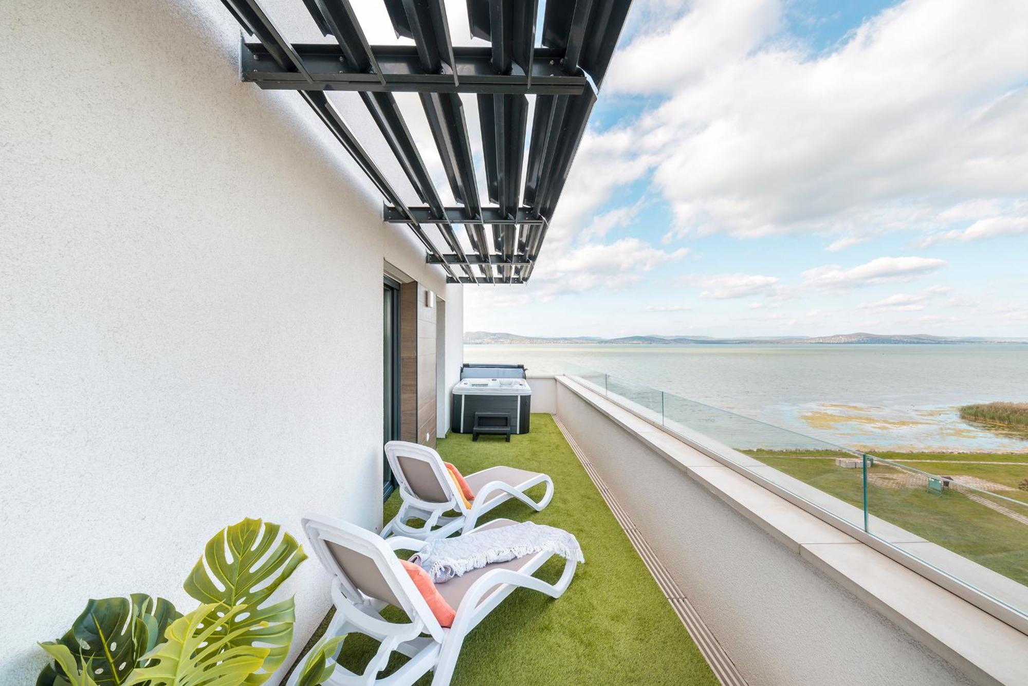 Sunset Resort - Lakeside Apartment Fonyód Exterior foto